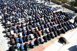 اقامه نماز طلب باران در بیرجند