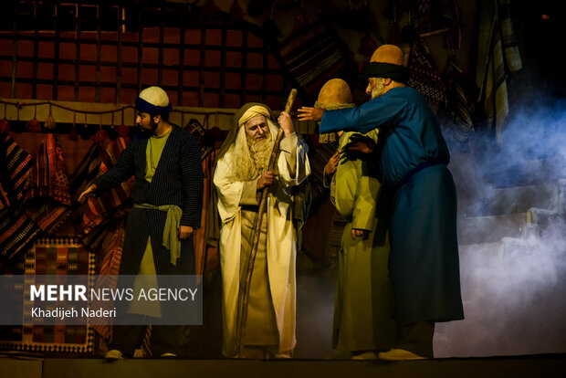 نمایش آیینی«محرمانه»در اصفهان
