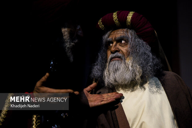 نمایش آیینی«محرمانه»در اصفهان