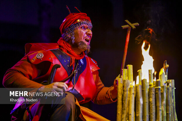 نمایش آیینی«محرمانه»در اصفهان