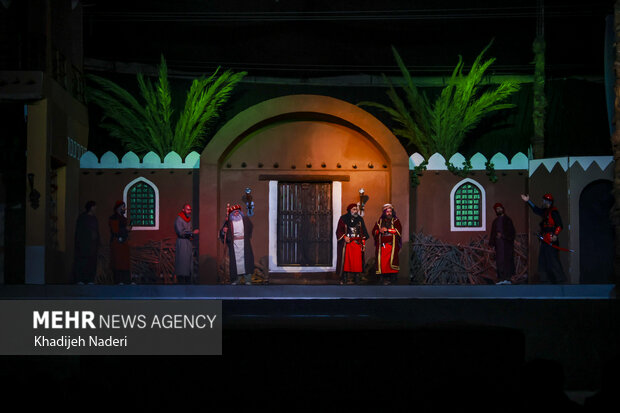 نمایش آیینی«محرمانه»در اصفهان