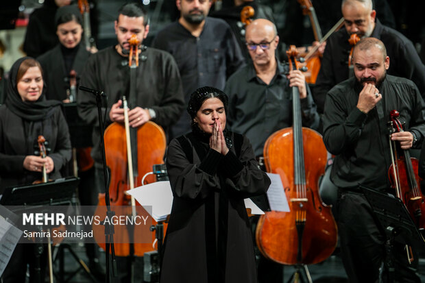 تالار وحدت «دیار سیمرغ» شد؛ تماشای هنرنمایی بانوان ایران تالار وحدت «دیار سیمرغ» شد؛ تماشای هنرنمایی بانوان ایران