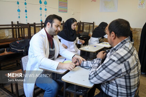 اردوی جهادی سلامت محور در مناطق کم برخوردار مشهد