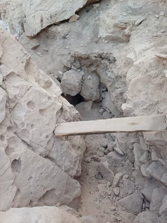 حفار غیرمجاز در ارتفاعات پلدختر دستگیر شد