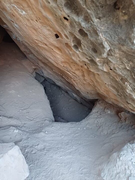 حفار غیرمجاز در ارتفاعات پلدختر دستگیر شد