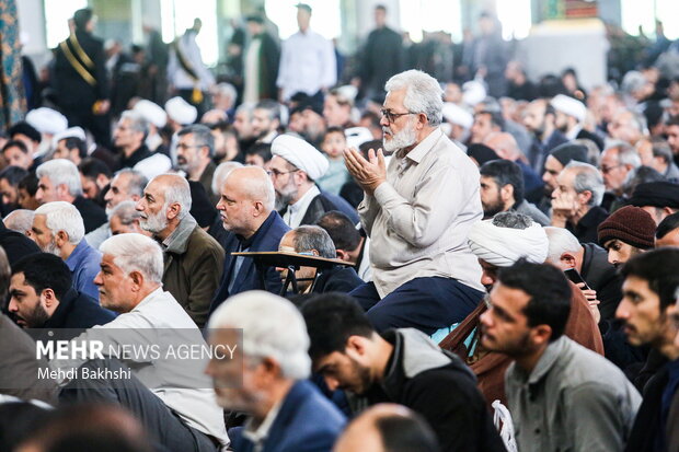 اقامه نماز طلب باران در قم