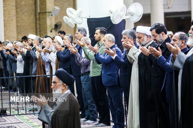 اقامه نماز طلب باران در قم