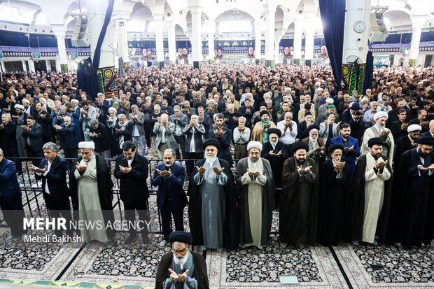 اقامه نماز طلب باران در قم