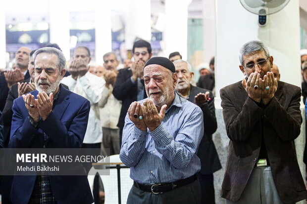 اقامه نماز طلب باران در قم