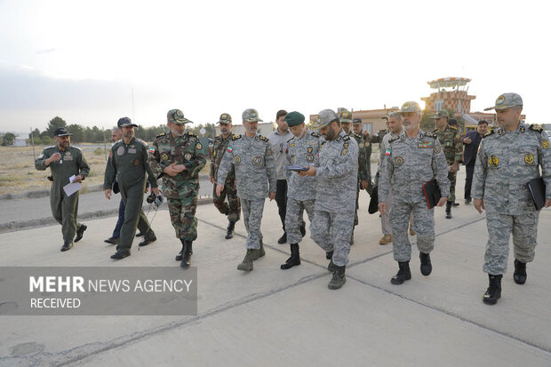 بازديد فرمانده کل ارتش از روند احداث ديوار مرزي در شمال شرق کشور