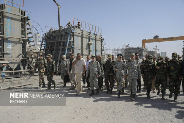 بازديد فرمانده کل ارتش از روند احداث ديوار مرزي در شمال شرق کشور
