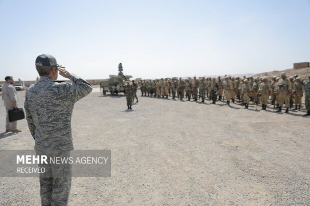 بازديد فرمانده کل ارتش از روند احداث ديوار مرزي در شمال شرق کشور