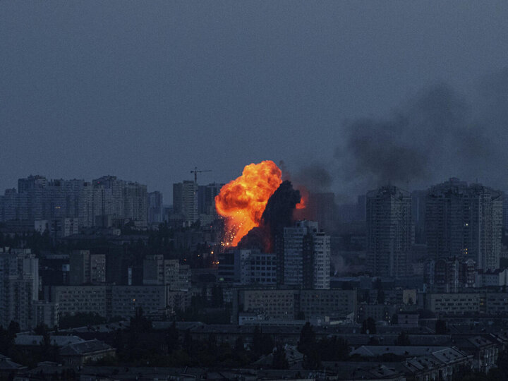 At least 4 killed in Russia airstrike on Kyiv, dozens injured