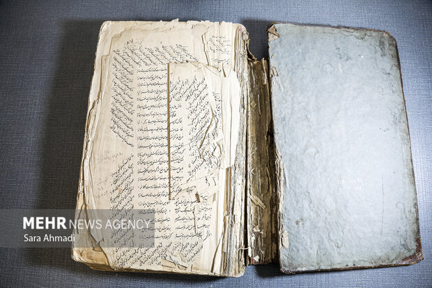 گنجینه مشهد؛ کتاب هایی که در تاریخ سفر کردند