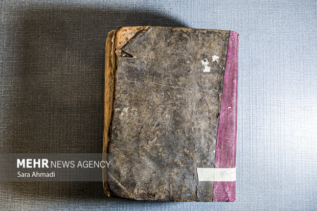 گنجینه مشهد؛ کتاب هایی که در تاریخ سفر کردند