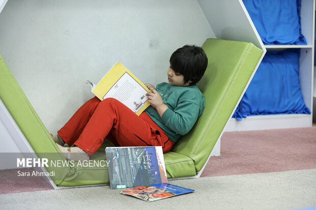 پویایی و سکوت؛ گشت‌وگذاری در قلب کتابخانه