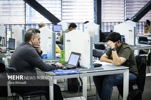 پویایی و سکوت؛ گشت‌وگذاری در قلب کتابخانه