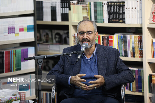 دیدار نویسندگان با تولیت استان قدس رضوی