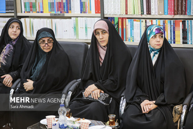 دیدار نویسندگان با تولیت استان قدس رضوی