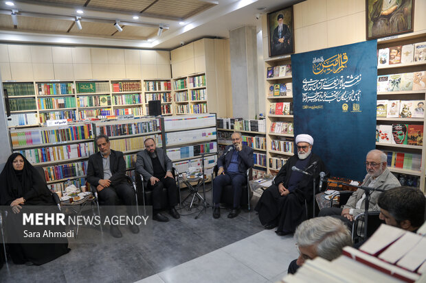 دیدار نویسندگان با تولیت استان قدس رضوی