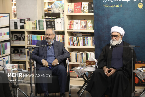 دیدار نویسندگان با تولیت استان قدس رضوی