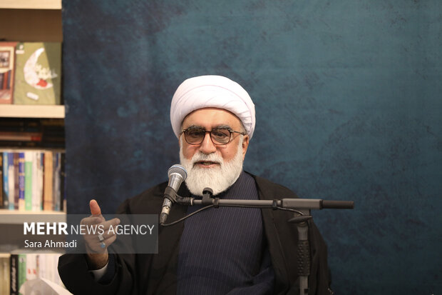 دیدار نویسندگان با تولیت استان قدس رضوی