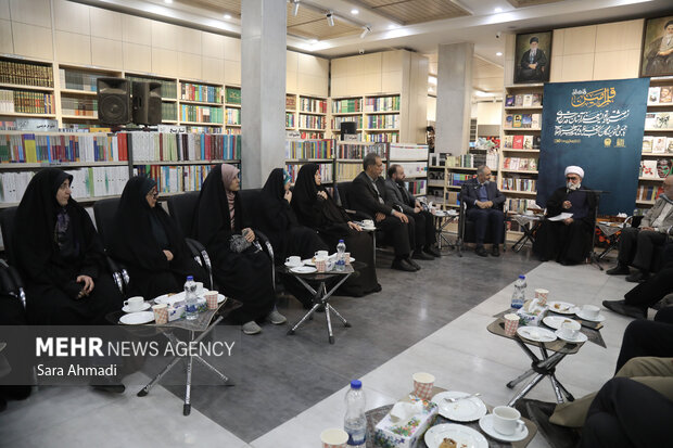 دیدار نویسندگان با تولیت استان قدس رضوی