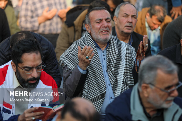 اقامه نماز طلب باران در امام‌زاده صالح (ع) تهران