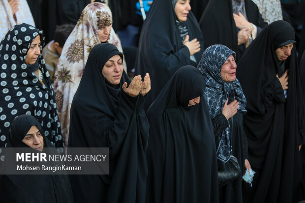 اقامه نماز طلب باران در امام‌زاده صالح (ع) تهران