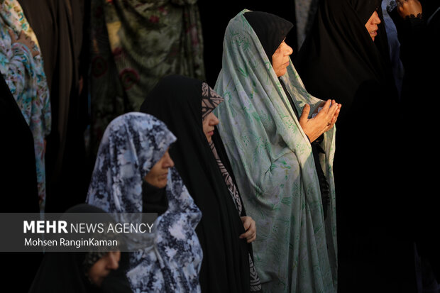 اقامه نماز طلب باران در امام‌زاده صالح (ع) تهران