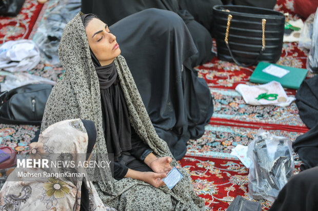 اقامه نماز طلب باران در امام‌زاده صالح (ع) تهران