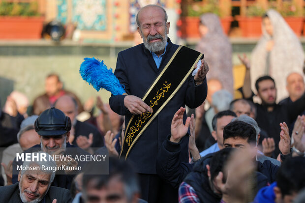 اقامه نماز طلب باران در امام‌زاده صالح (ع) تهران