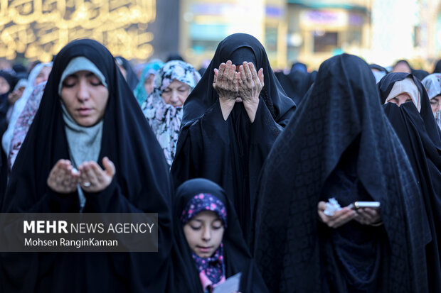 اقامه نماز طلب باران در امام‌زاده صالح (ع) تهران