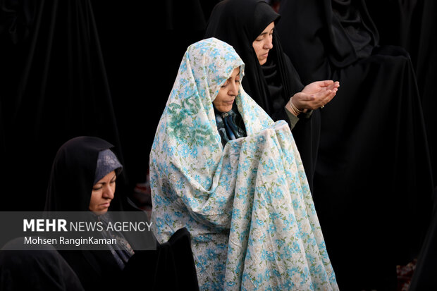 اقامه نماز طلب باران در امام‌زاده صالح (ع) تهران