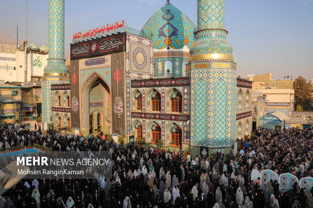 اقامه نماز طلب باران در امام‌زاده صالح (ع) تهران