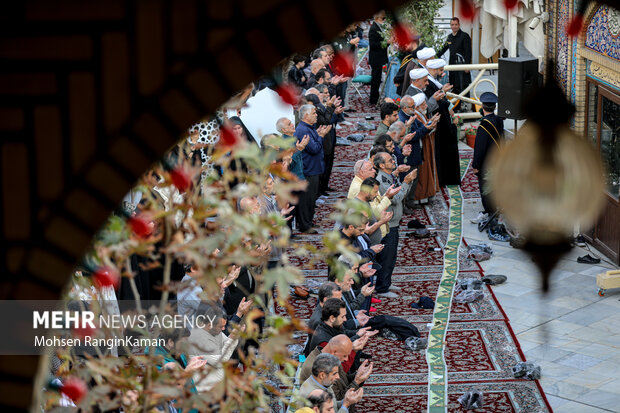 اقامه نماز طلب باران در امام‌زاده صالح (ع) تهران