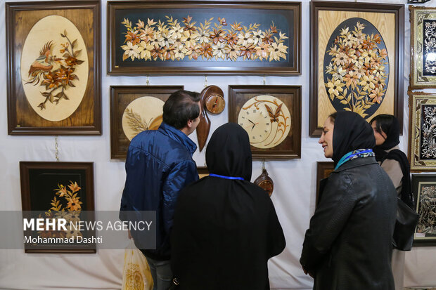 نمایشگاه توانمندی بانوان و کسب و کارهای خانگی استان اردبیل