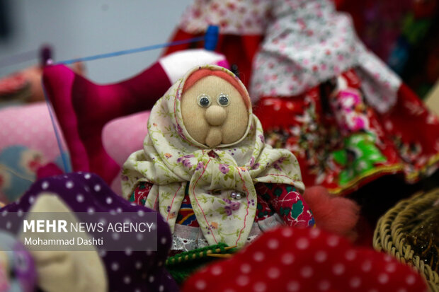 نمایشگاه توانمندی بانوان و کسب و کارهای خانگی استان اردبیل