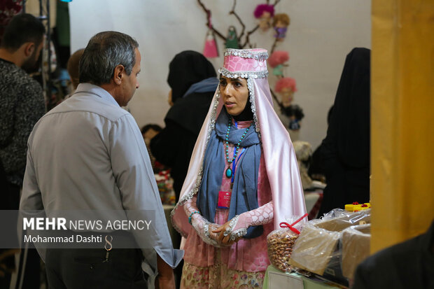 نمایشگاه توانمندی بانوان و کسب و کارهای خانگی استان اردبیل