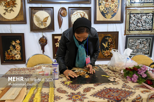 نمایشگاه توانمندی بانوان و کسب و کارهای خانگی استان اردبیل