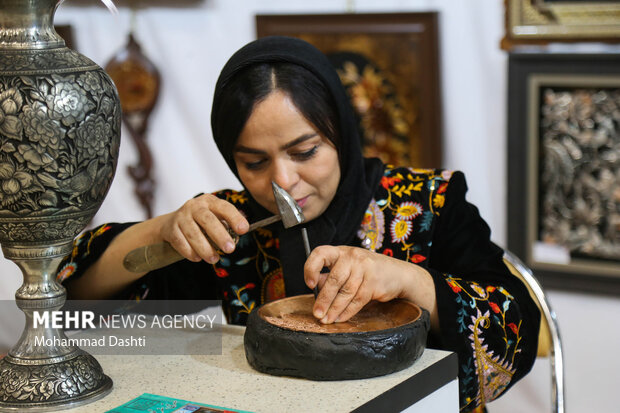 نمایشگاه توانمندی بانوان و کسب و کارهای خانگی استان اردبیل