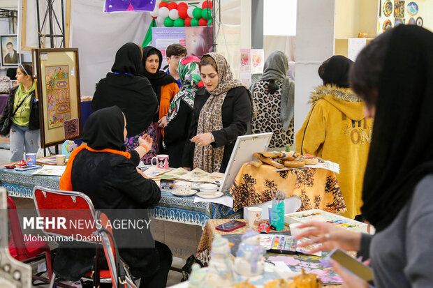 نمایشگاه توانمندی بانوان و کسب و کارهای خانگی استان اردبیل