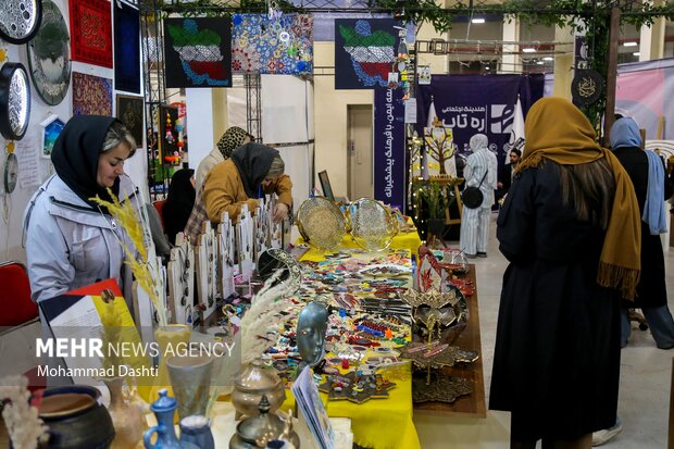 نمایشگاه توانمندی بانوان و کسب و کارهای خانگی استان اردبیل