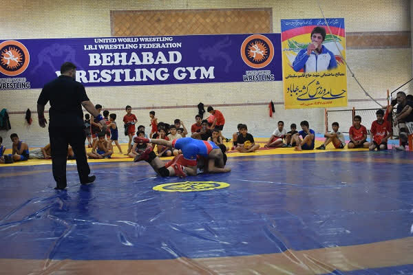 تیموری: پنجمین دوره المپیاد کشتی آزاد دانش‌آموزی در بهاباد برگزار شد