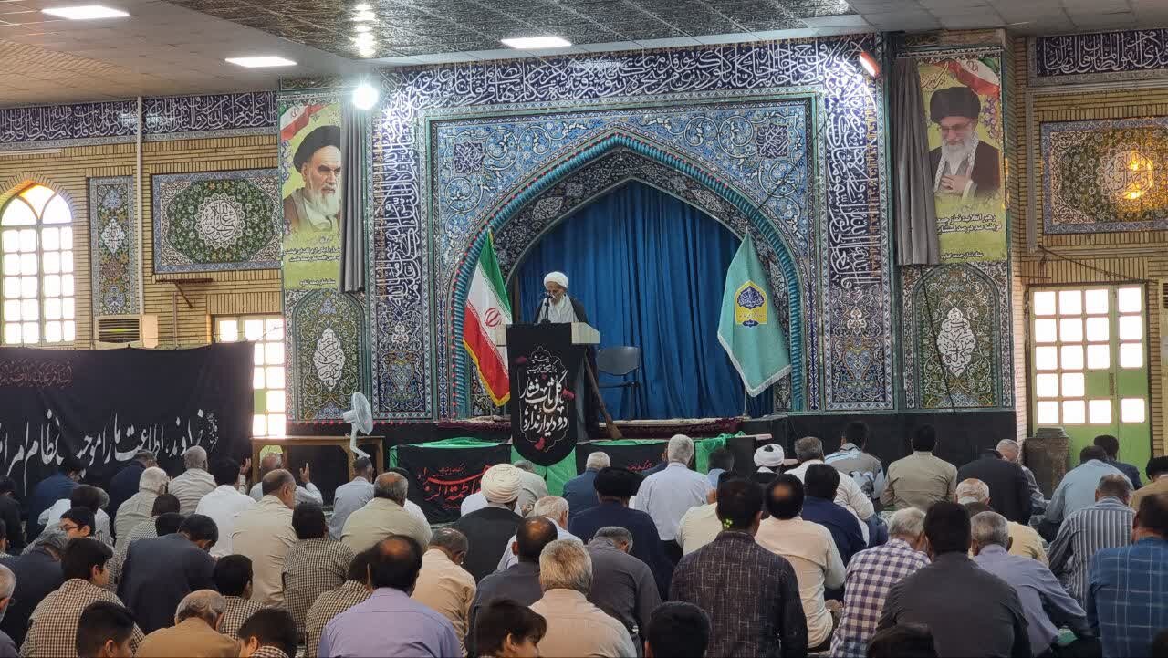 امام جمعه موقت گناوه: مسئولان در حل مشکلات مردم تلاش مضاعف داشته باشند