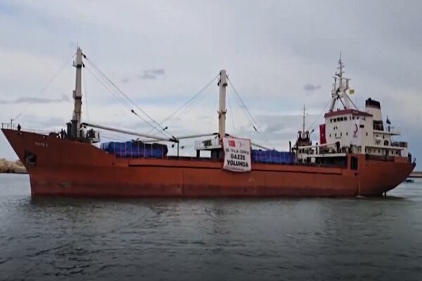 Türk Kızılayın Gazze'ye gönderdiği 18. "İyilik Gemisi" Mısır'ın Ariş limanına ulaştı (+Video)