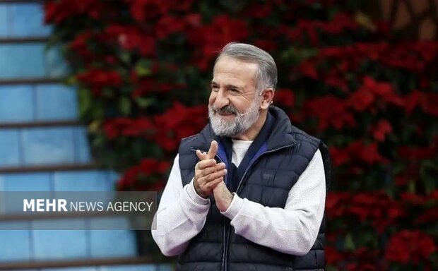 از واریان تا پرده نقرهای؛ البرز نیوزان رجبی هنرمندی که صمیمیت را بازی میکند