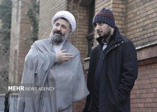 از واریان تا پرده نقرهای؛ البرز نیوزان رجبی هنرمندی که صمیمیت را بازی میکند