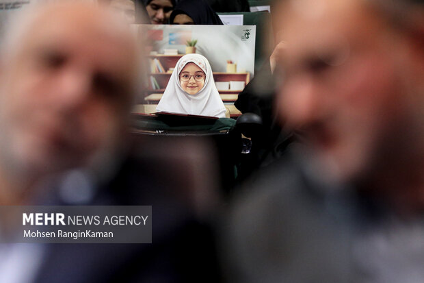 دومین همایش تجلیل از برگزیدگان «پویش ملی ایثار»