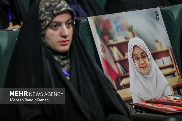 دومین همایش تجلیل از برگزیدگان «پویش ملی ایثار»